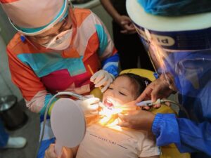 Empress Schuck Instagram - I’m so proud of my baby gurl! So brave! Thank you to the best dentist in Zamboanga dra @iyo_c_corazon kasi hindi umiyak si athalia! Galing!! Watch our Dentist Day Vlog now on my youtube channel! Link in bio 🦷