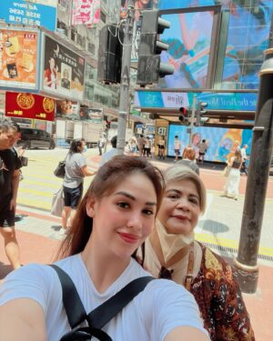 Empress Schuck Instagram - Can’t travel without @travelrecommends_ph wifi! Signal is strong, fast internet and hassle free. Much better than getting one at the airport trust me☺️