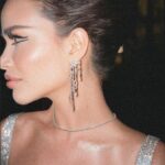 Endi Demneri Instagram - Dainty pieces, big elegance. #damiani100years #damiani #dolcegabbana #dgxkimkardashian #dolcegirl #duomodimilano🇮🇹