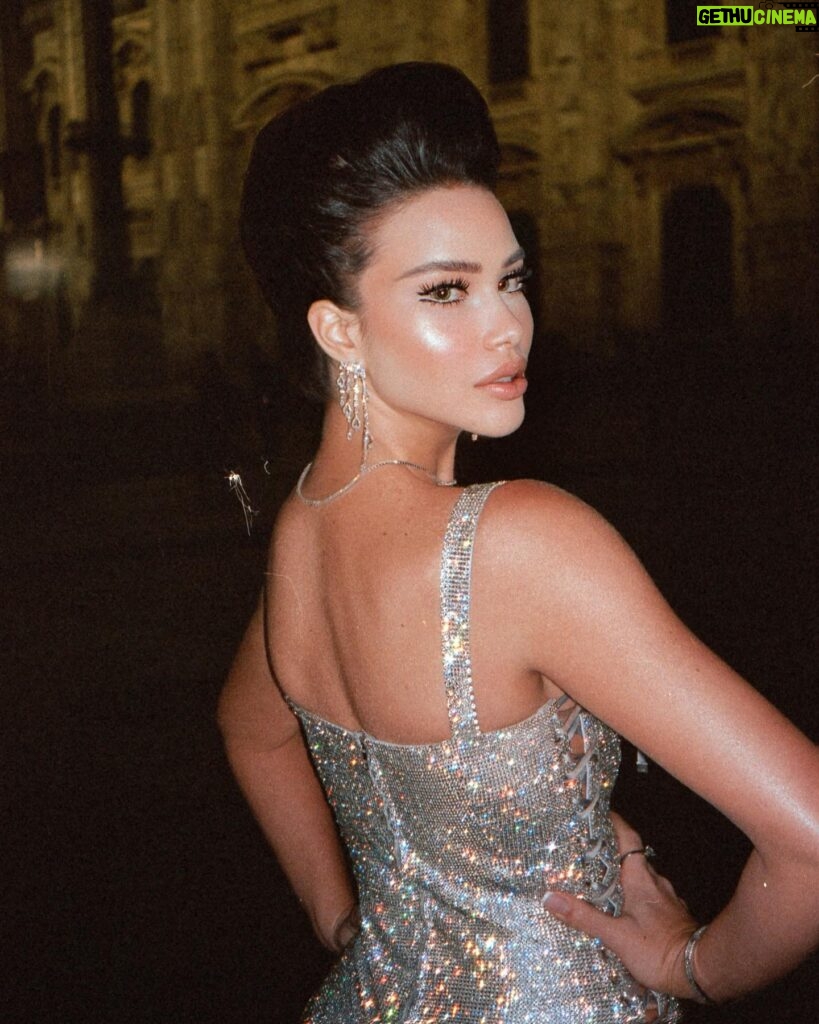 Endi Demneri Instagram - Dainty pieces, big elegance. #damiani100years #damiani #dolcegabbana #dgxkimkardashian #dolcegirl #duomodimilano🇮🇹