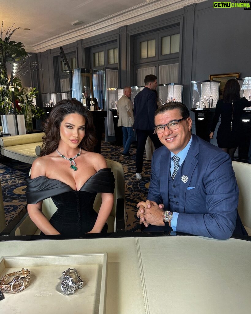 Endi Demneri Instagram - Amazing things come to those who wait. A journey I couldn’t wait to share with you all. We’re here in Geneva at the “Four Seasons Hotel “ for the reveal of the new collections of watches and Jewelry by @jacobandco It’s truly an honour and a dream for me to be picked as the main model to promote such an incredible collection. I would personally like to thank @jacobarabo for this beautiful opportunity and for always being so innovative with everything he creates. Truly inspiring to be in your presence.