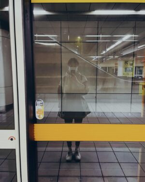 Enno Cheng Instagram - 用捷運穿搭系列跟5月說再見。這個月的所有沈潛和消化，都終於在昨天晚上集結成一首新歌。好！