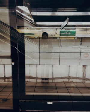 Enno Cheng Instagram - 用捷運穿搭系列跟5月說再見。這個月的所有沈潛和消化，都終於在昨天晚上集結成一首新歌。好！