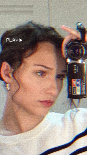 Enola Cosnier Instagram - Un petit récap de ces dernières semaines au caméscope ( of course ) - Merci pour tout l’amour que vous nous donnez à chaque événement ✨

Merci à mes camerawomen @marionjouanneau @itslae.t 😘 #staracademy #enolacox #camescope