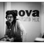 Enora Malagré Instagram - Aujourd’hui c’est la journée mondiale de la radio , le média que je préfère de loin ... je n’ai pas pu glisser dans ce carrousel tous mes souvenirs car mine de rien ça fait un peu plus de 17 ans , et oui 17 ans que je travaille à la radio . Une vie en somme . J’ai commencé par faire des voix de pub ... et aujourd’hui je fais des selfies avec sylvie Vartan 😂. 😂. Au milieu de tout cela , il y a eu des fous rires , de grandes émotions , beaucoup de travail et surtout une rencontre : cette dernière photo , celle de Fadia Dimerdji qui a changé ma vie . Un soir , elle a sauvée la jeune fille paumée que j’étais en lui proposant du boulot à radio nova ... je crois qu’enfin , de là où elle est , elle n’a plus à rougir de moi . Il était temps .. merci tata Fadia et vive la radio !