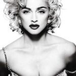 Enora Malagré Instagram - Hier soir , j’étais au #celebrationtour de @madonna . Je retiendrai cette date , le 13 nov 2023 , une belle façon de célébrer la vie en hommage à nos disparus du bataclan et de nos terrasses de café de 2015 ... la reine Madonna les a d’ailleurs évoqué élégamment sur scène . La reine , the mother , notre hyper femme , notre hyper icône féministe qui nous a livré un concert immense et émouvant . Cette femme qui m’a tant inspirée et qui joue la bande son de ma vie depuis 37 ans . Notre bande son . Quelle chance j’ai eu j’ai eu d’avoir eu pour modele cette femme libre , militante et sublime , la dernière icône pop , le dernier témoin d’une époque où le « trop «  c’était le minimum . Alors like a prayer touch for the very first Time je vogue sur the party et vous laisse le mot de la fin : quel est votre morceau préféré de la madonne éternelle ?