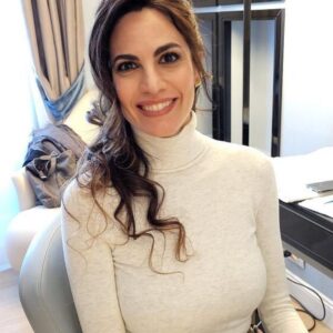 Enrica Guidi Instagram - Un Sorriso!!
Make up @paolafracchia_makeupartist 
Hair @antonella_capomolla