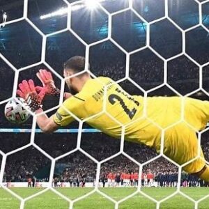 Enrica Guidi Instagram - Che emozione!! La squadra, la grinta, la gioia, gli abbracci, i sorrisi…. E la potenza dello sport!! Grandissimi @azzurri , campioni d’Europa
