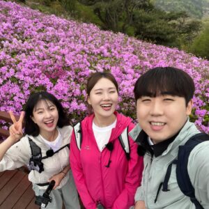 Eom Ji-yoon Instagram - #진달래 #철쭉 #꽃 #잎 #풍경 #미소짓는인생 #자연 #프사 #배경 #사랑 #우정 #등산의목적 #🌸