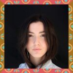 Eréndira Ibarra Instagram - EP. 08: CHIQUITAS CREYÉNDONOS GRANDES, CON ERÉNDIRA IBARRA. ¡Saquen pluma y cuaderno porque esta conversación está para tomar apuntes! Eréndira Ibarra, actriz, productora y activista México-Americana, nos acompaña desde Tlanepantla para hablar de TODO. Con más de 20 años de experiencia en la industria del entretenimiento, Eréndira ha participado en más de 30 proyectos televisivos y cinematográficos en español e inglés, destacándose en producciones como “Las Aparicio” (Telemundo/Cadena 3), “Ingobernable” (Netflix), “Sense 8” (Netflix) y “Matrix Resurrections” (Warner Bros). Actualmente está involucrada en el proyecto “Accidente” (Netflix). Como activista, su enfoque está en el apoyo a mujeres, infancias y comunidades diversas en México y América Latina. También es socia fundadora de Anónima Media, consolidando su influencia tanto en la pantalla como en iniciativas sociales. Te queremos, Eren. ¡Gracias por ser nuestro 8! *LINK EN BIO.*