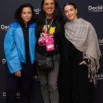 Eréndira Ibarra Instagram - Antes de caminar juntas mañana, nos abrazamos mucho en @decididas.summit Gracias infinitas @decididas.summit las amo, aprendo siempre, me inspiran. Vamos para delante, JUNTAS. #Dia1PhotoDump #hastaTirarloyRecomstruirnos . Pongan 💚💚💚💜💜💜💕💕💕 si nos vemos mañana!