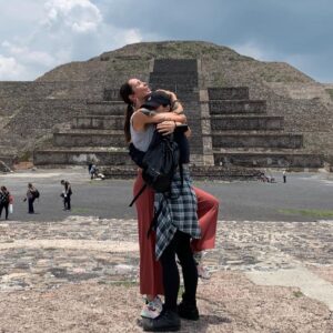 Eréndira Ibarra Instagram - You came into my life with big hoops, beautiful wings and the most amazing healing hugs. Te amo @____dinberlin____ gracias por r*existir. Your empathy, and your infinite capacity to hold space for others is truly inspiring, happy beautiful and blessed bday espejito… 🌊🫂🤍✨ blessed to have an emotional support german sister… 🥹🥹🥹🥹