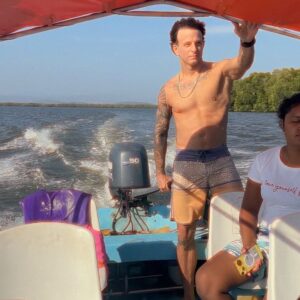 Eréndira Ibarra Instagram - Así.
 🌊🤍🫂✨
.
.
.
@punk_y_cursi 🤍