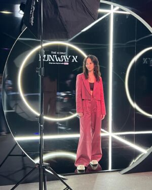 Erana James Instagram - 🚨🚨 IT’S ICONIC B*TCH 🚨🚨
the most fun day ever with @theiconicau for #THEICONICRUNWAYX thank you for letting me stomp my little feet down that runway