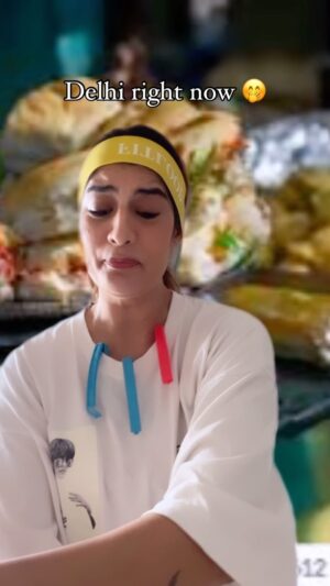 Erika Packard Instagram - Vada pav ko mila respect 🫡
