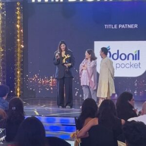 Erika Packard Instagram - Thank you for making my hardwork and craziness feel  appreciated ! @iwmbuzz for thiis award Rising Viral sensation Female 💜. To all my followes ! Who are as crazy and real like me 💜And for making all the characters i play feel soo alive . Shout out for loving Russell sooo much! Onwards and upwards 🎯
@onedigitalentertainment for managing my recent life💜