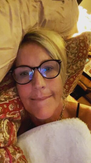 Erin Brockovich Instagram - #loveyouruterus 
#gettested