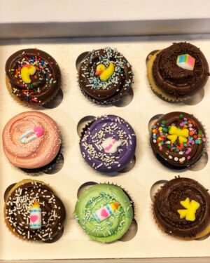 Erin Burnett Instagram - Oh baby! 👶🏻 Sending @erinburnett off with cupcakes  and a game of “Guess Who,” Team #OutFront baby photo 📷 edition. Best wishes to Erin and her growing family