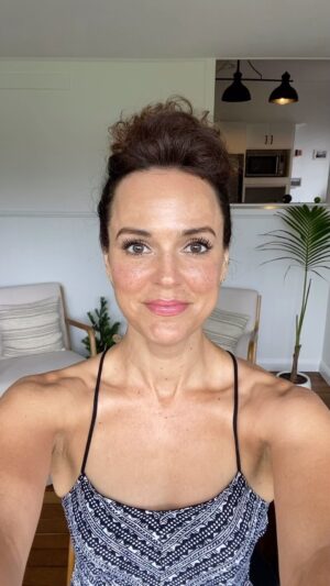 Erin Cahill Instagram - Happiest of New Year’s to my beloved community!! There is so much happening in the world right now and I want each of you to know that I am so deeply grateful for you. Each one of you. So thankful we are on this journey together. So very much love from my heart to yours. And, love to your loved ones. What are some things you are bringing with you into the New Year?  I would love to hear!  For me, it’s peace, faith, intentionality, focus, and presence to name a few!  Did I mention that I’m sending you love?