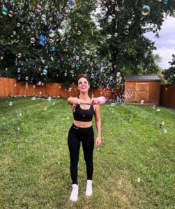 Actress Erin Cahill HD Instagram Photos and Wallpapers June 2024