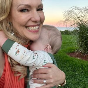 Erin Cummings Instagram - What a gorgeous week in Cape Cod with my babies - Tommy, Joey, Tom and a lobster roll sent from heaven. 

Congrats Matt & Sarah! 💒 
Thank you for letting me be a small part of your big day. 💐 @tallboysandtallboys @srmcculley 

Lobster roll from @barleyneckinn