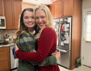 Erin Cummings Instagram - Tonight on CBS! Mom, I’m on the teevee!! 📺 

The “FBI: Most Wanted” team gets to unravel a twisted tale of tragedy, complete with tear from your truly. 

The only thing that makes getting to work in my old stomping ground of New York even sweeter is getting to do it with the insanely talented and highly engaging humans @ali.g.thornton & @alexanderkneher. I adore them both as if I birthed them. (You’ll understand when you watch)

Fun game: spot the fake family photos on our set, including the one of me and my real life baby, which I may or may not have stolen… 🤫 (the photo, not the baby)

@cbstv @FBImostwanted #FBIMostWanted #Setlife
