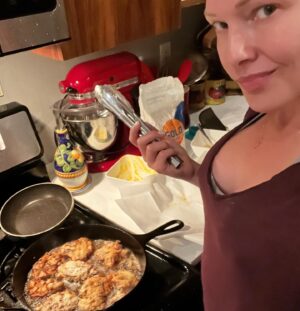 Erin Cummings Instagram - Just a Texas girl, living in LA, cooking up my daddy’s chicken fried venison in my cast iron skillet.

Not gonna lie, and not afraid to brag, it was DELICIOUS. Good thing Mama’s coming to visit with more venison soon! 

(I am notorious for absolutely RUINING any chicken dish I attempt to cook, so I take my wins in the kitchen when I get them!)