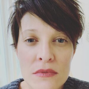 Erin Daniels Instagram - So this happened. Why didn’t I do this sooner?! Thank you @alissasmithhair for the amazing new do! #shorthairdontcare, #shortsexyhair