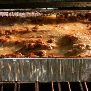 Erin Daniels Instagram - So my friend makes delicious food, which is great for days when dinner looks like cereal. Again. @domesticwarriorkitchen , #fukingreatlasaganadude,
#thankyoufornotlettingmychildtenstarve
