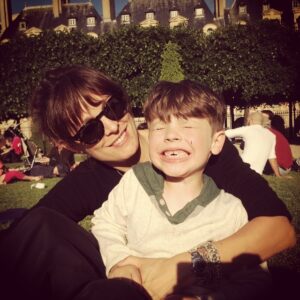 Erin Daniels Instagram - La Place des Vosges avec le petit garçon!