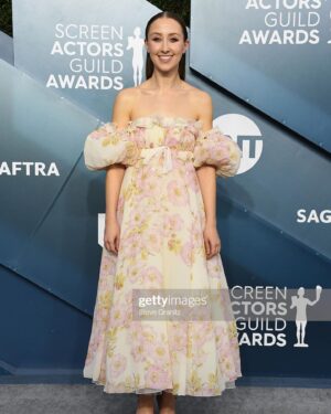 Erin Doherty Instagram - Top night. Top drawer. Top class. Thank you @sagawards

Styling @mrfabioimmediato
Hair @ianjameshair
Makeup @miriamnmakeup
@giambattistavalliparis 
@aspreylondon 
#thecrown #netflix #whatthehelljusthappened