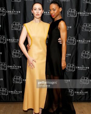 Erin Doherty Instagram - In Chloé for Chloe.

@primevideo 

Styling @aimeecroysdill
Hair @xaviervelasquez 
Makeup @bobscott200 
Photography @gettyimages 
@publiceyecomms 

(Only these beauties could make food poisoning look so good)
