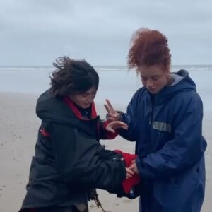 Erin Kellyman Instagram - WILLOW! ep 7 🤎 

1-4: we really made use of the romantic sunset. The amount of photos I have of us picking each other up is insane. 

5: CC trying to stop me and ruby fighting by giving us swords. 

6&7: Ellie learnt to ride a bike! 

8: Dempsey loves it when Tony tickles his belly.

9: fun fact, Tony actually shot all of episode 7.

10: idk.