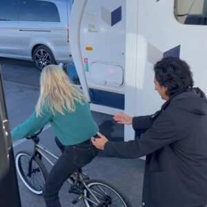 Erin Kellyman Instagram - WILLOW! ep 7 🤎 

1-4: we really made use of the romantic sunset. The amount of photos I have of us picking each other up is insane. 

5: CC trying to stop me and ruby fighting by giving us swords. 

6&7: Ellie learnt to ride a bike! 

8: Dempsey loves it when Tony tickles his belly.

9: fun fact, Tony actually shot all of episode 7.

10: idk.