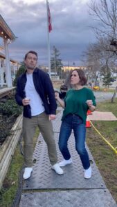 Erin Krakow Instagram - I hope you’ll be watching us too - tonight at 8/7c on @hallmarkchannel 😜 #BlindDateBookClub #BDBCBTS @hallmarkchannel TONIGHT April 6th 8/7c
