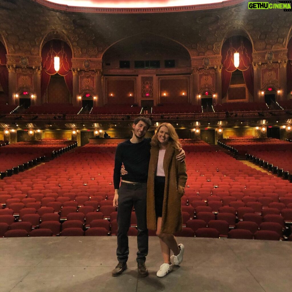 Erin Richards Instagram - That’s a wrap on @maxstossel’s special ‘Words That Move’ @kingsbklyn. Thank you to the amazing cast and crew who made it happen. And to @jcrew for supplying us with our GORGEOUS outfits. Now for the edit... #kingstheatrebrooklyn #jcrew #threads
