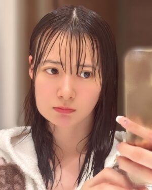 Erina Ikuta Instagram - ねぇ〜腫れた🥲
助けて🙃🙃🙃
⁡
⁡
#お風呂あがり
⁡
#morningmusume24 #モーニング娘24 #helloproject #えりぽんかわいい #生田衣梨奈のVSゴルフ5 #生田衣梨奈 #ootd #l4l #love #ゴルフ女子 #親知らず #抜いた