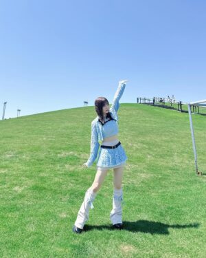 Erina Ikuta Instagram - 全身とかあげてみる！
⁡
テーマはGALで衣装を作って頂きました♡
⁡
持ってるのはいちごのスムージー🍓
⁡
#morningmusume24 #モーニング娘24 #helloproject #えりぽんかわいい #生田衣梨奈のVSゴルフ6 #生田衣梨奈 #ootd #l4l #love #ゴルフ女子 #JAPANJAM #🍓 #いちごスムージー #GAL #ギャル
