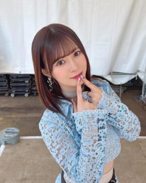 Erina Ikuta Instagram - 全身とかあげてみる！
⁡
テーマはGALで衣装を作って頂きました♡
⁡
持ってるのはいちごのスムージー🍓
⁡
#morningmusume24 #モーニング娘24 #helloproject #えりぽんかわいい #生田衣梨奈のVSゴルフ6 #生田衣梨奈 #ootd #l4l #love #ゴルフ女子 #JAPANJAM #🍓 #いちごスムージー #GAL #ギャル