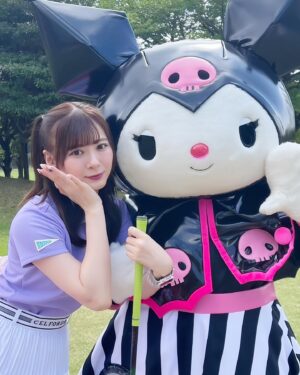 Erina Ikuta Instagram - Sanrio Smile Golf Tournament 
サンリオカップに行ってきたよ！！！！
⁡
⁡
今日も楽しすぎた♡
⁡
島田すずさんの組として頑張りました♡
大好きな2人🫢
なみきちゃんとあおい夏海さんと一緒で
⁡
なみきちゃんとは初ゴルフ♡
夏海さんはお姉さんで頼もしい！！
⁡
キャラクターたちにあえて幸せでした♡
⁡
1枚目誰にしよーかな？って思ったんやけど。。。
クロミちゃんとのツーショット！
⁡
#morningmusume24 #モーニング娘24 #helloproject #えりぽんかわいい #生田衣梨奈のVSゴルフ6 #生田衣梨奈 #ootd #l4l #love #ゴルフ女子 #サンリオ #サンリオカップ #マイナビネクストヒロインゴルフ #クロミ #なみき ちゃん #あおい夏海 さん #島田紗 さん #CELFORD #lecoqsportif
