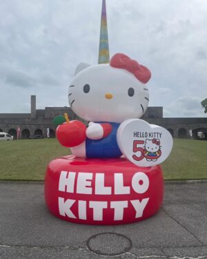 Erina Ikuta Instagram - Sanrio Smile Golf Tournament 
サンリオカップに行ってきたよ！！！！
⁡
⁡
今日も楽しすぎた♡
⁡
島田すずさんの組として頑張りました♡
大好きな2人🫢
なみきちゃんとあおい夏海さんと一緒で
⁡
なみきちゃんとは初ゴルフ♡
夏海さんはお姉さんで頼もしい！！
⁡
キャラクターたちにあえて幸せでした♡
⁡
1枚目誰にしよーかな？って思ったんやけど。。。
クロミちゃんとのツーショット！
⁡
#morningmusume24 #モーニング娘24 #helloproject #えりぽんかわいい #生田衣梨奈のVSゴルフ6 #生田衣梨奈 #ootd #l4l #love #ゴルフ女子 #サンリオ #サンリオカップ #マイナビネクストヒロインゴルフ #クロミ #なみき ちゃん #あおい夏海 さん #島田紗 さん #CELFORD #lecoqsportif