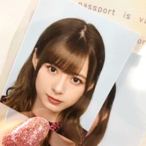 Erina Ikuta Instagram - ♥証明写真♥﻿
﻿
なーんか気分的に証明写真あげます！！！﻿
﻿
本当はウラジオストクに行くはずだったから﻿
悲しいな〜😭﻿
﻿
加工って言われるかもやけど無加工です！！！﻿
色の編集だけした笑﻿
 ﻿
しかも普通カメラモードでちゃんと撮ったよ笑﻿
﻿
アプリで撮ったら逆に盛れなかった笑﻿
﻿
とりま少しバズったら嬉しいなーって気持ちで載せとくね笑﻿
﻿
14時からCSのテレ朝チャンネル1でソロフェスという﻿
番組やります！！！！！﻿
﻿
ふざけました笑﻿
なんか面白半分でみてください！！！！﻿
﻿
あとで写真公開します！！！！﻿
お楽しみに〜！！！！﻿
﻿
20時更新がたのしみですね♥﻿
﻿
#morningmusume20 #モーニング娘20﻿
#えりぽんかわいい #顔面国宝﻿
#かわいい #アイドル﻿
存在が #インスタ映え #instablog﻿
#Love #beauty﻿
#followme #makeup﻿
#Instagram #Insta﻿
#메이크업 #얼스타그램﻿
#ig_Japan #팔로미﻿
#フォロー歓迎 #ootd﻿
#girl  #셀피﻿
#selfie  #일본﻿
#証明写真 #自撮り女子﻿
#IDOL #TOKYO﻿
#JAPAN #셀카