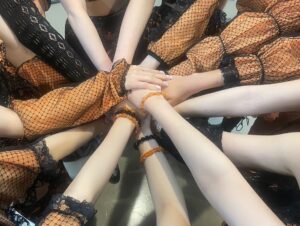 Erina Ikuta Instagram - ホールツアー来てくれたみなさん
ありがとうございました！
⁡
日本武道館公演も精一杯頑張ります！
⁡
⁡
#morningmusume24 #モーニング娘24 #helloproject #えりぽんかわいい #生田衣梨奈のVSゴルフ6 #生田衣梨奈 #ootd #l4l #love #ゴルフ女子