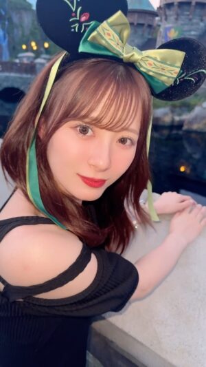 Erina Ikuta Instagram - ファンタジースプリングスいってきたよ♡
⁡
3つ乗れたけど
ティンカーベルだけ乗れんかった🥲
⁡
#morningmusume24 #モーニング娘24 #helloproject #えりぽんかわいい #生田衣梨奈のVSゴルフ6 #生田衣梨奈 #ootd #l4l #love #ゴルフ女子 #ディズニーシー #DisneySea #ファンタジースプリングス #アナ #ディズニー #disney