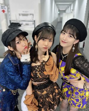 Erina Ikuta Instagram - 野中美希ちゃんと羽賀朱音ちゃんと♡
⁡
今回のツアーの衣装全パターンで撮れて
嬉しかったな！
⁡
みんなはどれが好き？
⁡
#morningmusume24 #モーニング娘24 #helloproject #えりぽんかわいい #生田衣梨奈のVSゴルフ5 #生田衣梨奈 #ootd #l4l #love #ゴルフ女子 #野中美希 #羽賀朱音