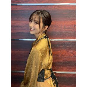 Erina Mano Instagram - 明日！
10月18日夜10時〜
TBS「水曜日のダウンタウン」
スタジオゲスト出演します📺
.
.
なんと！2回目です🫧
また呼んでもらえてとっても嬉しかったし
収録は本当に楽しくてたくさん笑ってあっという間でした！！
「説教の達人」めちゃくちゃ面白かった😂
.
.
衣装はいつもとちょっと雰囲気変えてみました🧡
トップス @sahara_japon 
スカート @vannie__u 
ブーツ @dianashoespress 
ピアス @abiste_official 
#水曜日のダウンタウン 
#収録
#衣装
#見てね