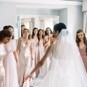 Erinn Westbrook Instagram - The highlight of my 2019? Marrying Andrew in my hometown, surrounded by family & friends.😍❤️ Swipe through for a few of our favorite moments & click the link in my story for our feature with @martha_weddings that came out last month! ✨📸@mikecassimatis