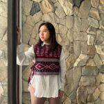 Errina GD Instagram - Happy Birthday To me.!! #39yo Another Year Older, Another Year Wiser.. Wearing Vest Tenun “NUNA” series From @lenshan.id #lenshanid