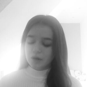 Erza Muqoli Instagram - J’espère que tout le monde va bien ♥️Prenez soin de vous et de vos proches (et restez chez vous 🙏🏼)