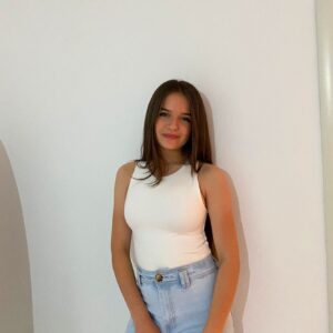 Erza Muqoli Instagram - Merci beaucoup pour tous vos messages par rapport à la tournée❤️❤️ j’ai hâte de vous retrouver au plus vite !